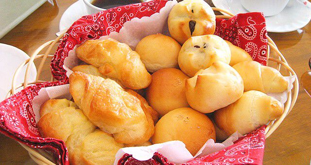 大人気のもちもち焼きたてパン!