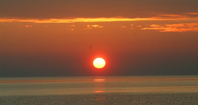 日本海に沈む夕日は絶景!
